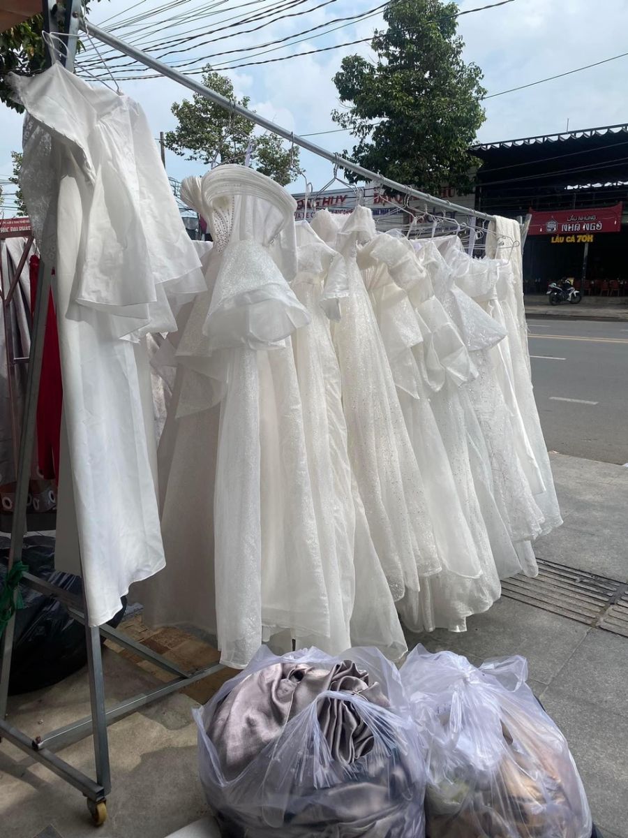 giặt hấp váy cưới tại Biên Hòa